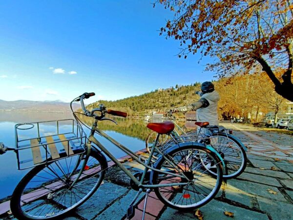 The-Lake-Tour-With-Bike-in-Kastoria-1