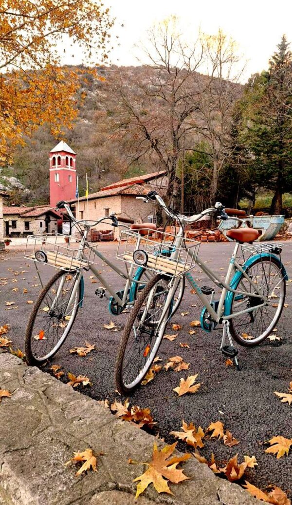 The-Lake-Tour-With-Bike-in-Kastoria-9